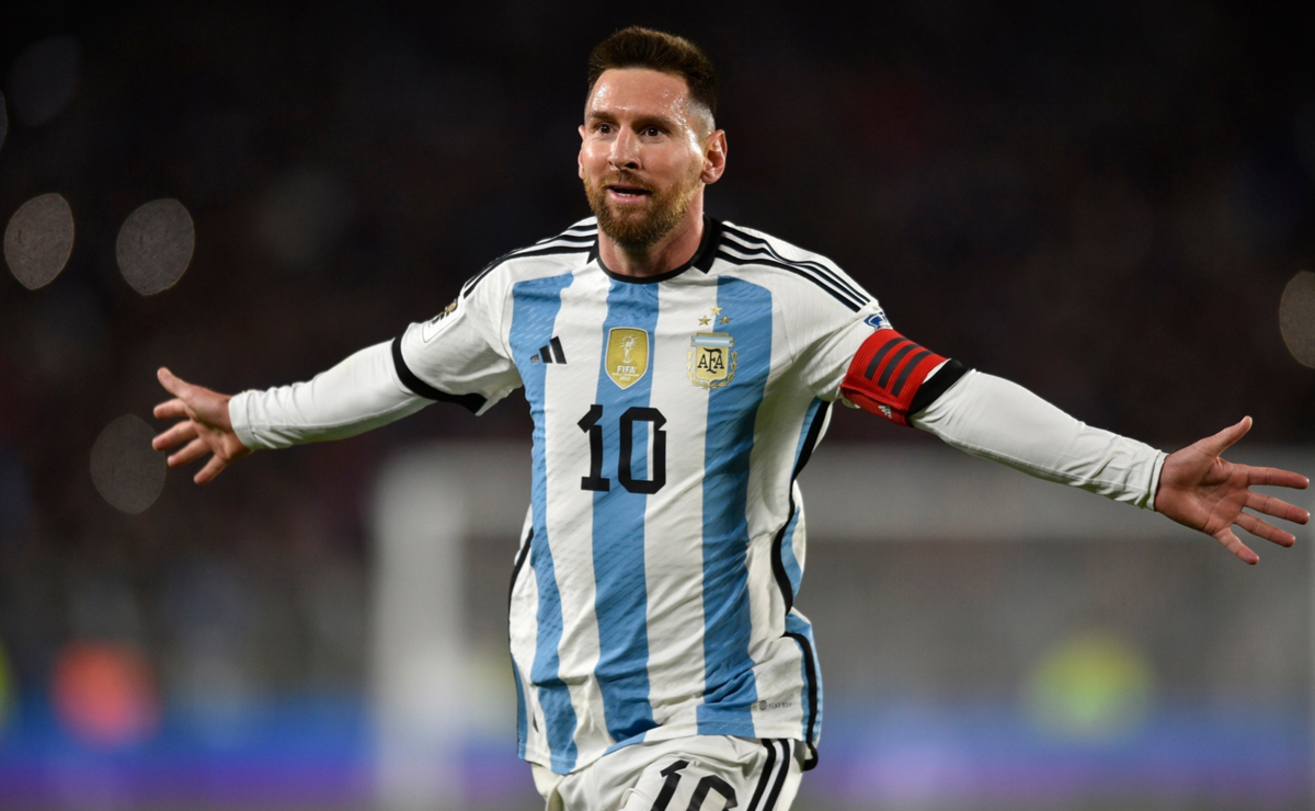 Messi hizo parte del entrenamiento con el grupo antes de partir hacia Houston