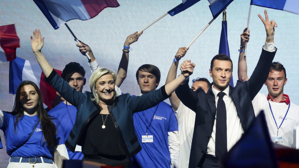 La extrema derecha francesa gana con el 33,15 % de los votos con resultado casi definitivo