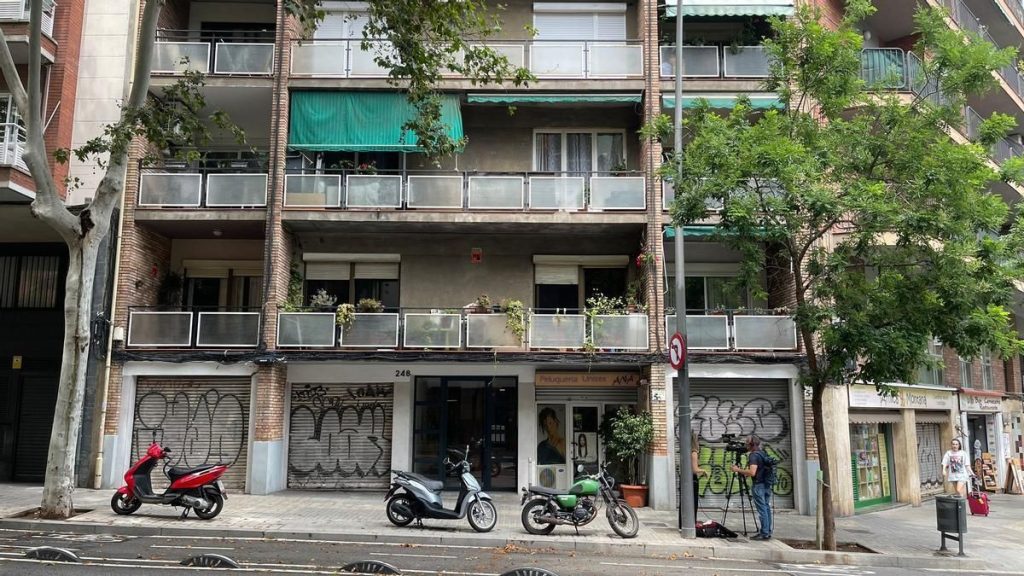 Hallan dos personas sin vida en un edificio de Barcelona horas antes de su desahucio