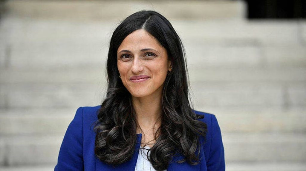 Éléonore Caroi