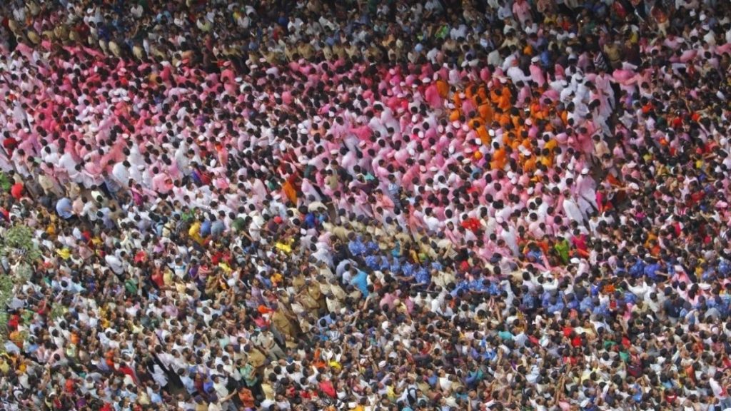 Más de 80 mil personas acudieron al acto religioso que provocó estampida con 116 muertos