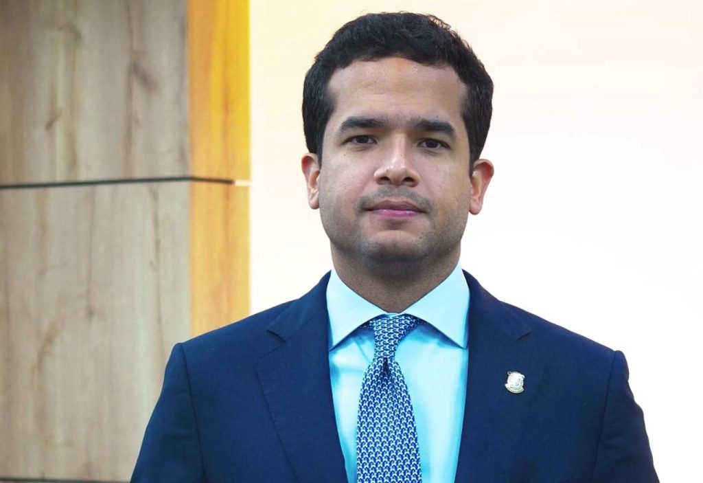 Omar Fernández reacciona ante la falta de transparencia en elecciones venezolanas