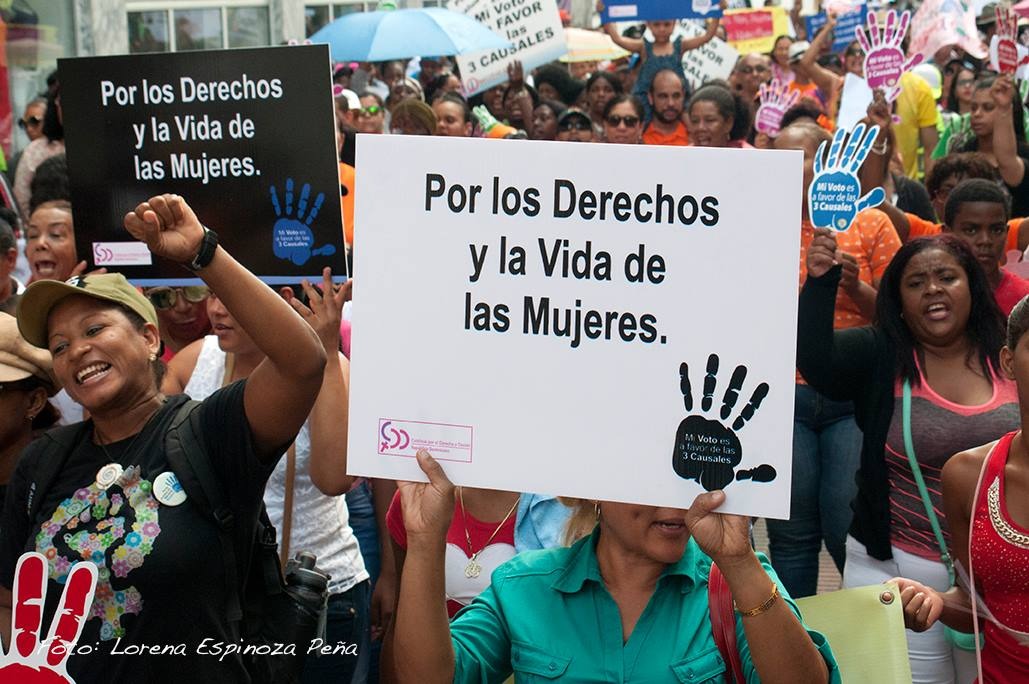 Feministas defienden constitucionalidad de las tres causales para el aborto