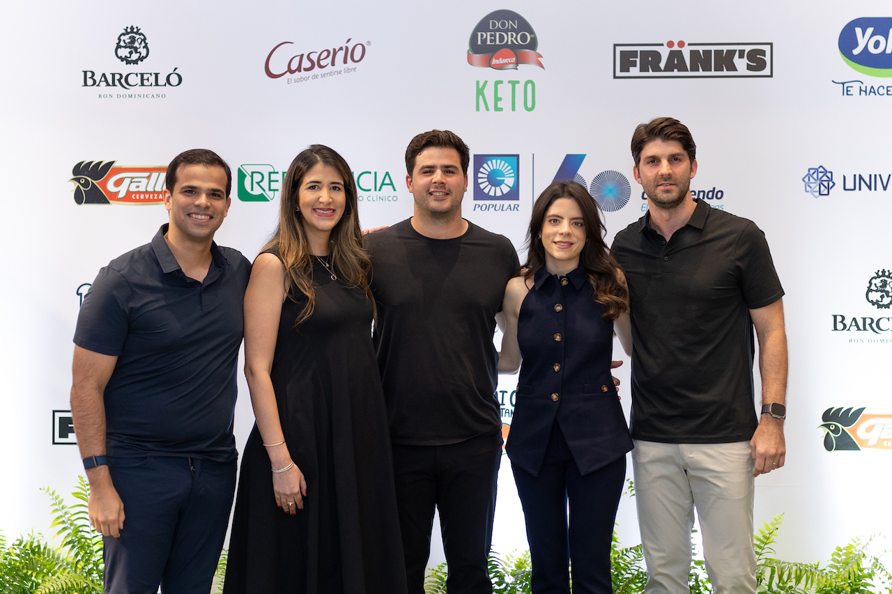 Christopher Paniagua, María Teresa Díaz, Brandon Paniagua, Renata Barceló y Ernesto Jiménez