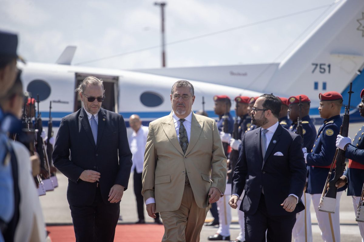 Presidente de Guatemala llega a RD para investidura de Abinader