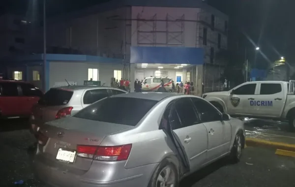 Oficial retirado fue hallado muerto en el parqueo del Hospital Calventi
