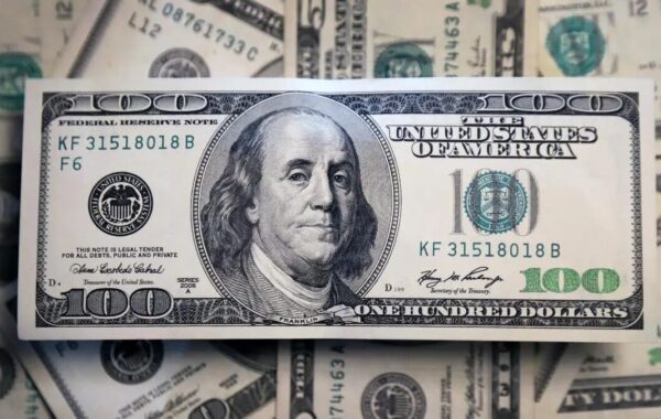 El dólar se dirige a su peor año desde 2017 con la atención del mercado en la Fed