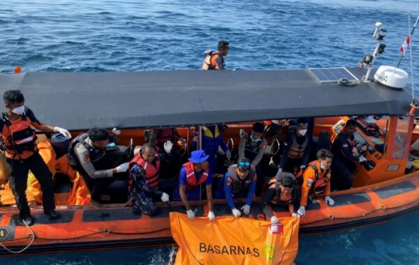 Un muerto y 102 supervivientes en Indonesia tras incidente en un barco con 243 pasajeros