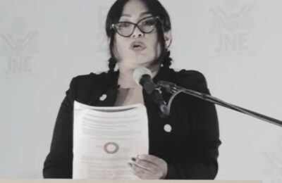 Asesinan a balazos a candidata y periodista en Perú durante actividad de campaña