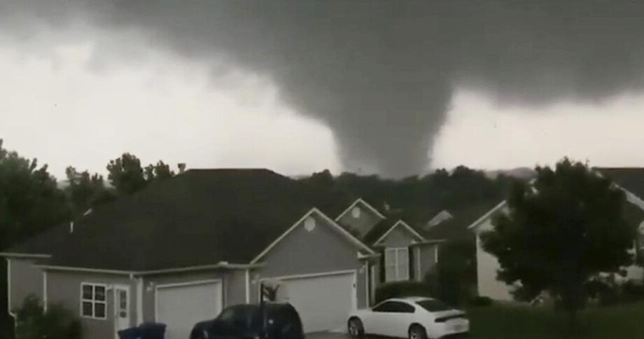 Poderoso tornado arrastra con todo en Misuri