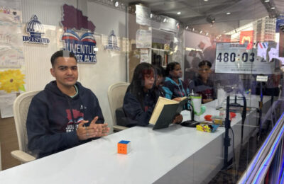 Jóvenes dominicanos culminan reto de 20 días tras leer durante 480 horas