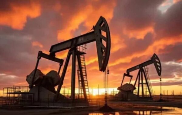 Precio del petróleo se eleva tras rechazo de Trump a oferta iraní de tregua