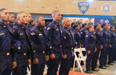 Más de 12,000 jóvenes son graduados en las escuelas de entrenamiento policial