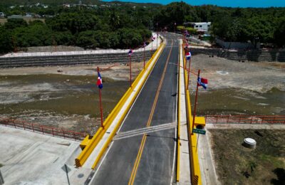 Abinader inaugura puente Los Hierros tras más de 40 años de espera en Baní