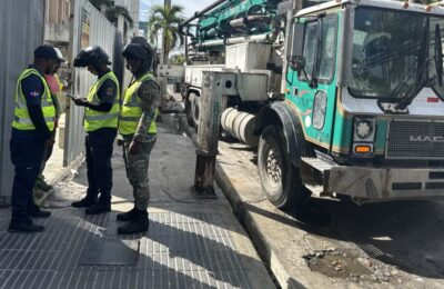 Intrant multa a 15 empresas constructoras por obstrucción de la vía pública