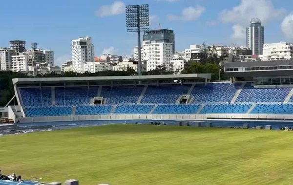 Césped del Estadio Olímpico Félix Sánchez se recupera tras concierto de Ramón Orlando