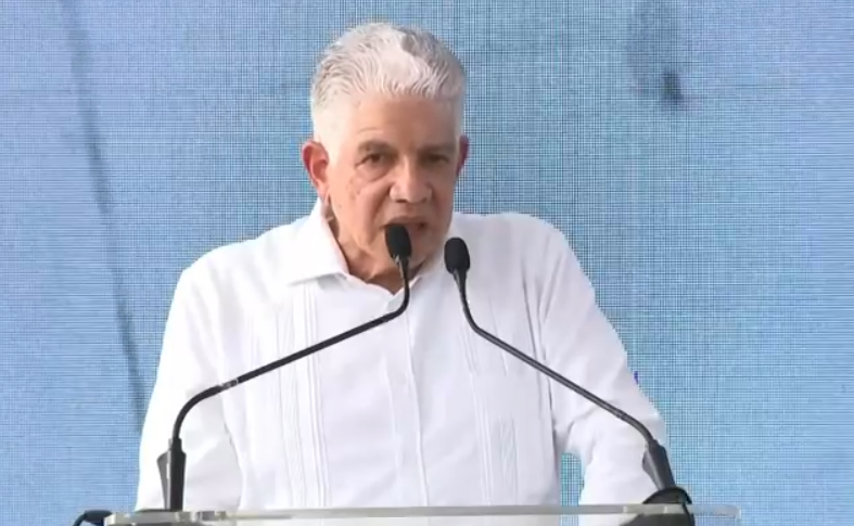 Eduardo Estrella anuncia inicio de trabajos de la carretera del Ámbar entre Santiago y Puerto Plata