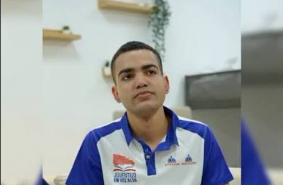 Ismael Alejandro Durán convierte dificultades académicas en motivación para superarse