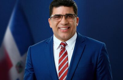 Dío Astacio irrumpe como favorito al Senado: alcanza 49.4 % y aventaja por 38 puntos