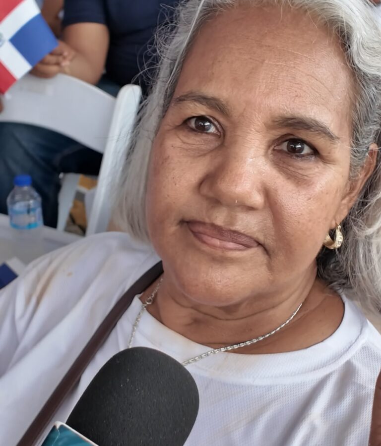 Abuela de joven que participó en Récord Guinness de lectura: «Estoy feliz, emocionada y orgullosa»