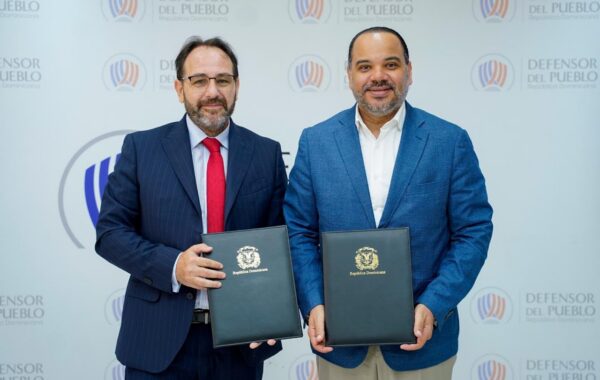 Defensor del Pueblo y Universidad de La Rioja acuerdan fortalecer educación mediante programa de becas