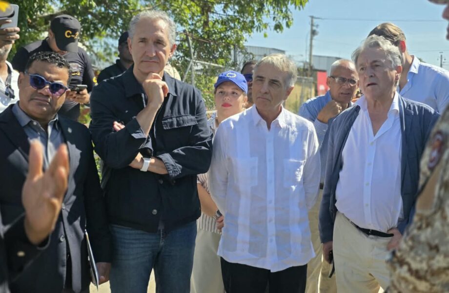 Delegación del Parlamento Europeo recorre frontera de Dajabón y conoce controles de seguridad y comercio