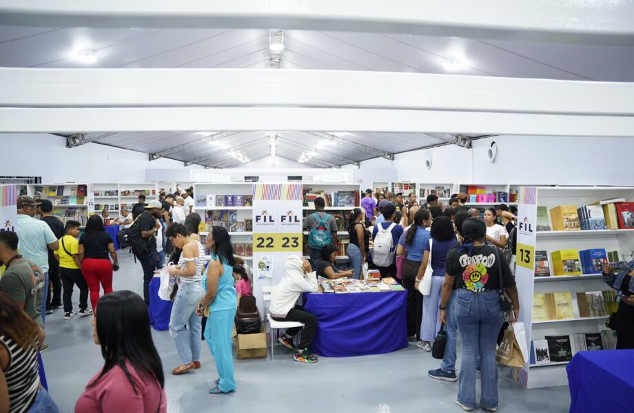 Gran asistencia marca el primer día de la Feria Internacional del Libro Santo Domingo 2026