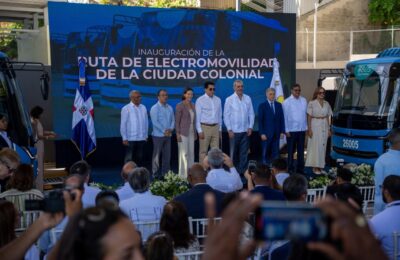 Presidente Abinader y ministro Collado inauguran la Ruta de Electromovilidad en Ciudad Colonial.