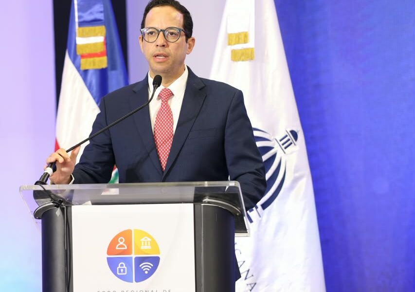 Ministro Freund afirma infraestructuras públicas digitales son el puente de la transformación del Estado