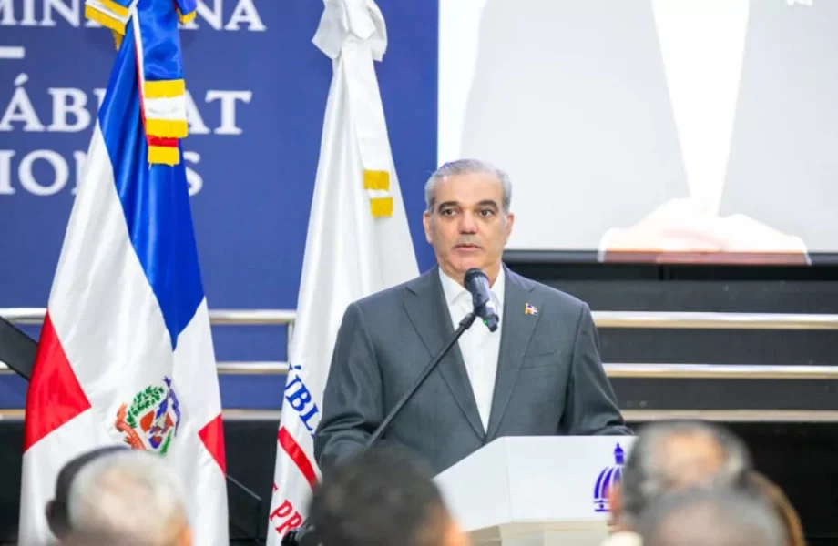 Abinader destaca reducción de la pobreza y cooperación regional contra el narcotráfico