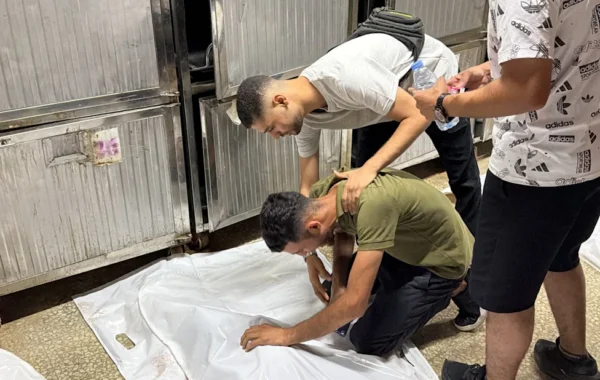 Israel mata a 5 personas en un ataque contra un vehículo de transporte de viajeros en Gaza