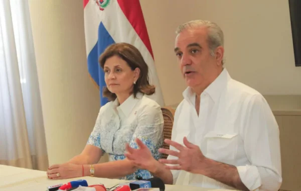 Abinader anuncia ampliación a cuatro carriles del acceso a Licey al Medio