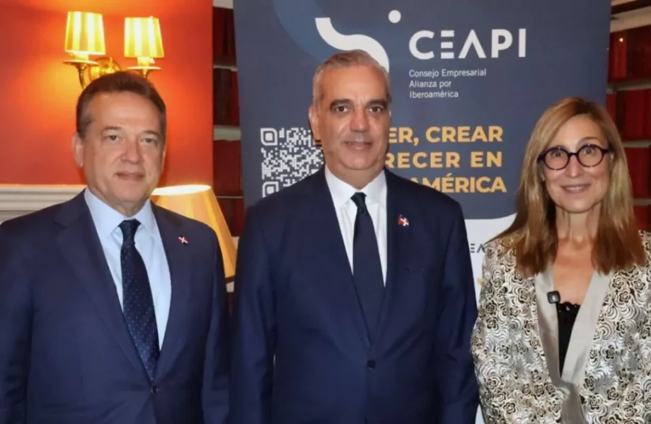 Abinader ante empresarios de CEAPI: “RD crece al 5%, reduce la pobreza y mantiene estabilidad política y social”