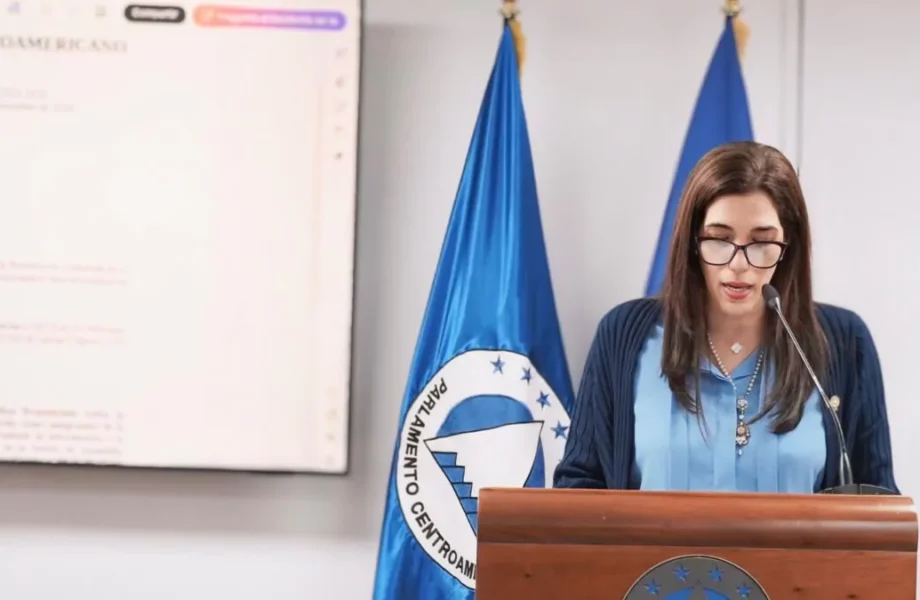 Parlacen estudia propuesta para que dominicanos puedan viajar a Centroamérica con cédula