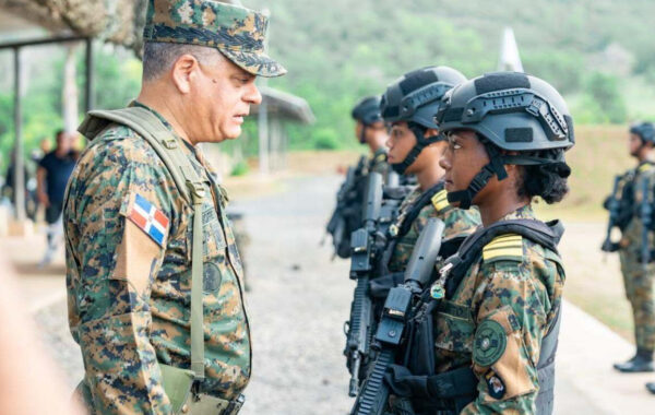Ministerio de Defensa gradúa cadetes especializados en operaciones tácticas en áreas urbanizadas