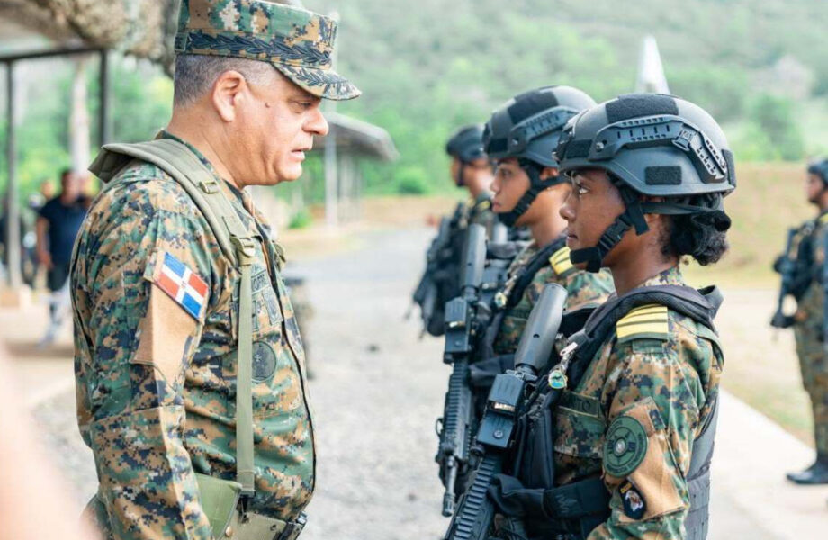 Ministerio de Defensa gradúa cadetes especializados en operaciones tácticas en áreas urbanizadas