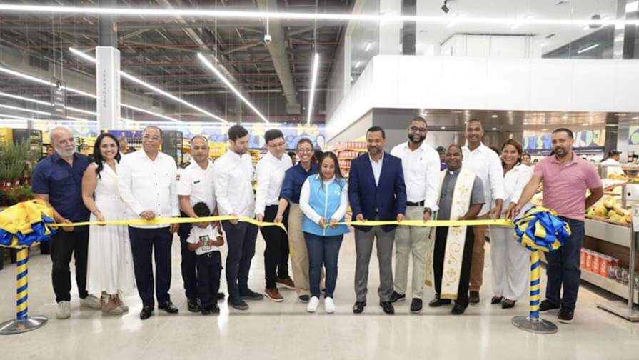 Grupo Ramos abre Multiplaza Las Terrenas con inversión de RD$1.4 millones
