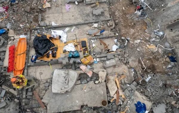 Dos muertos y cuatro desaparecidos al colapsar un edificio en construcción en São Paulo