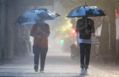 Onda tropical se aleja, pero dejará aguaceros y tormentas eléctricas este viernes