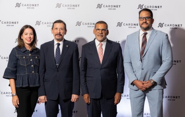 Cardnet da paso a una nueva etapa de liderazgo con Martín Cava y rinde homenaje a Luis Bencosme