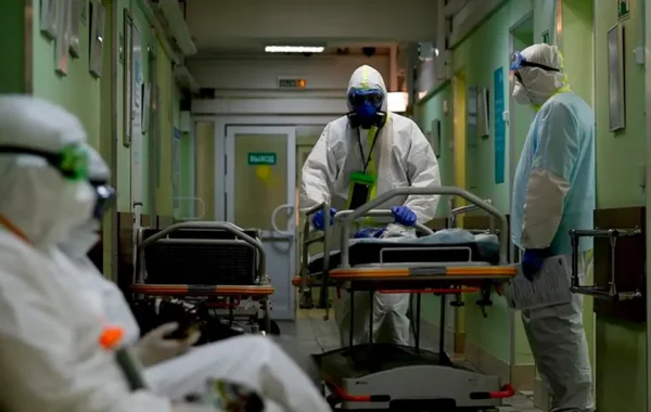 OMS pide transparencia a Rusia tras la muerte de un científico con neumonía