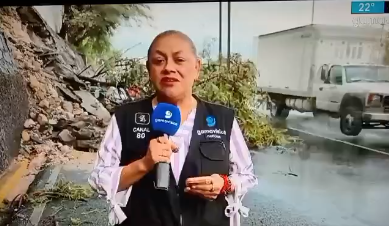 Atropellan a reportera y camarógrafo en vivo mientras transmitían deslave en Monterrey