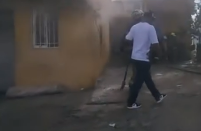 Voraz incendio afecta fábrica de productos de belleza en Cienfuegos, Santiago Oeste