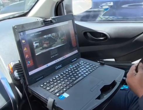 Policía Nacional fortalece la vigilancia vial con tecnología de reconocimiento de placas en movimiento