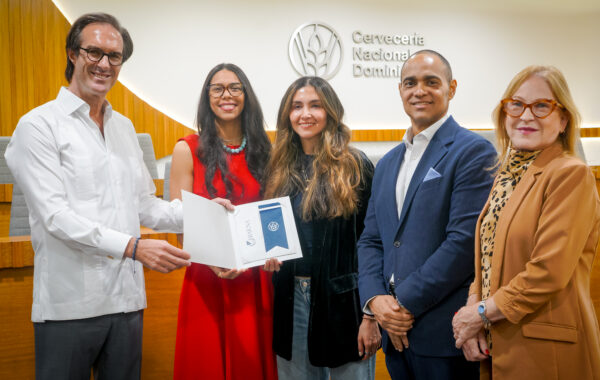 Cervecería Nacional Dominicana y Barna Management School firman alianza para impulsar la formación de talento y liderazgo en RD