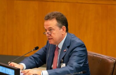 Canciller Bisonó plantea incorporar nuevas normas ISO en el MIREX para ampliar servicios