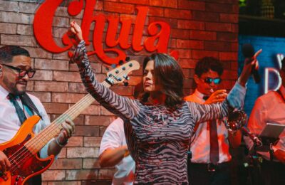 Techy abre su “Temporada Chula” con una noche de música, humor y complicidad