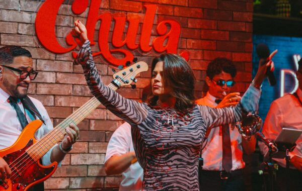 Techy abre su “Temporada Chula” con una noche de música, humor y complicidad