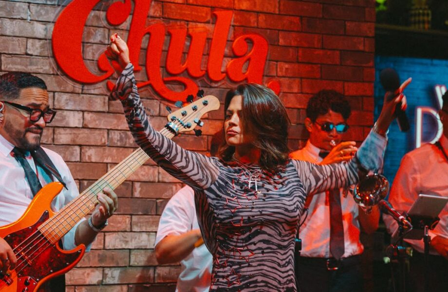 Techy abre su “Temporada Chula” con una noche de música, humor y complicidad