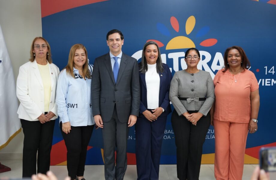 Roberto Ángel Salcedo anuncia el festival Cultura en el Sur
